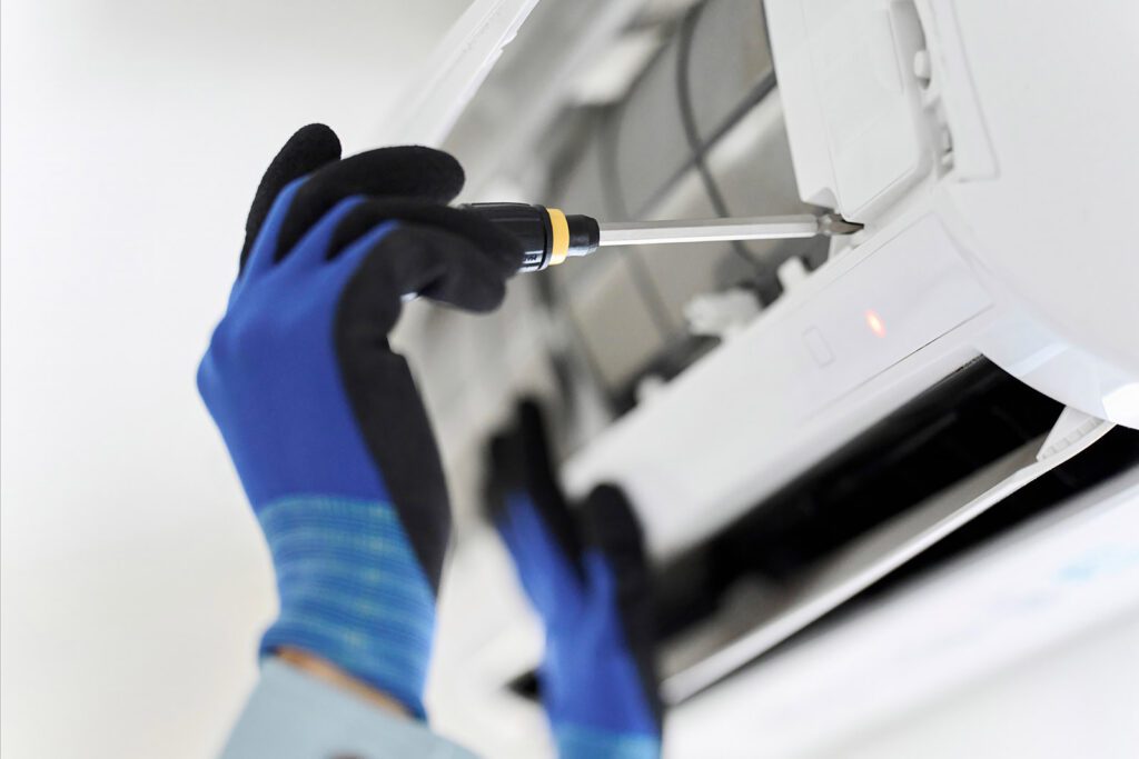 Ilmalämpöpumppujen huoltopalvelut Kanta-Hämeen ja Uudenmaan alueella.